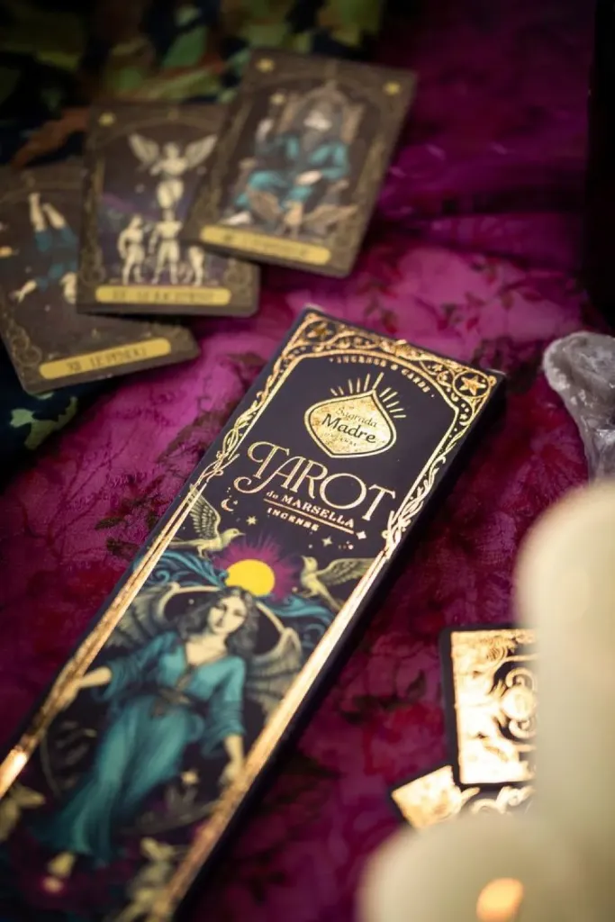 Incienso Herbal Tarot de Marsella Magnolia y Incienso - Sagrada Madre